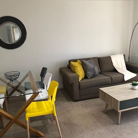 Hertford Serviced Apartments Вэр Экстерьер фото