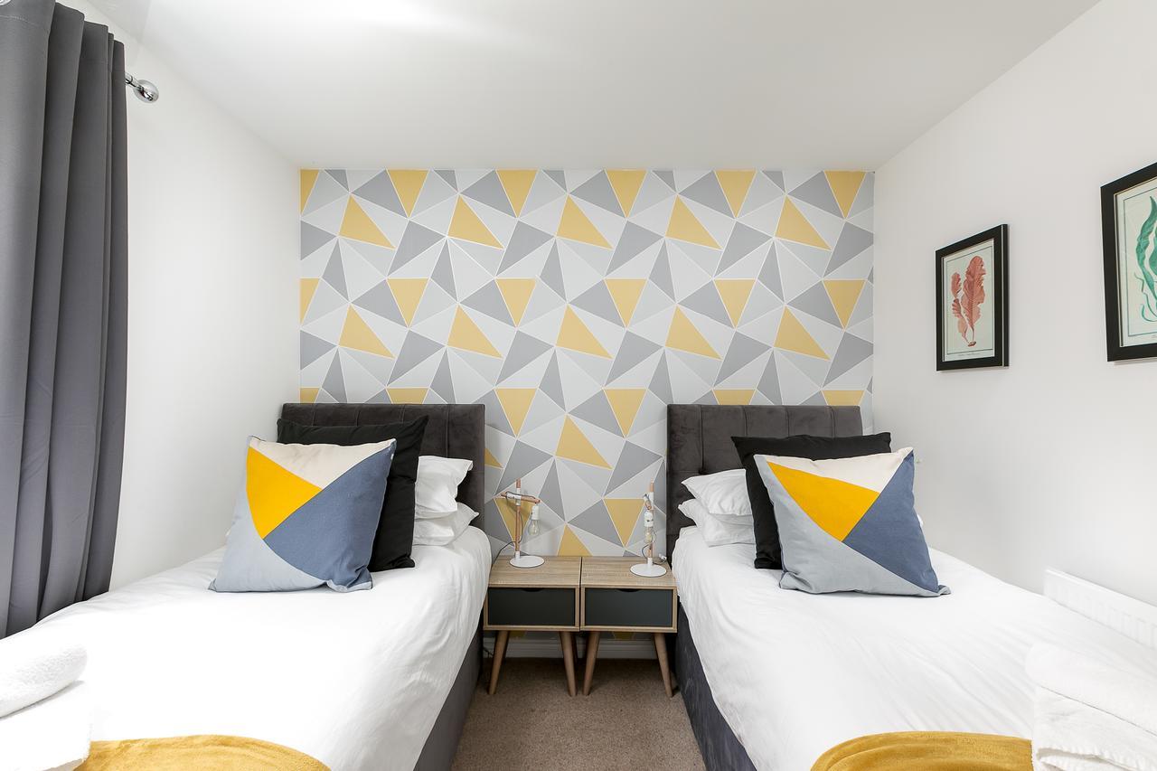 Hertford Serviced Apartments Вэр Экстерьер фото