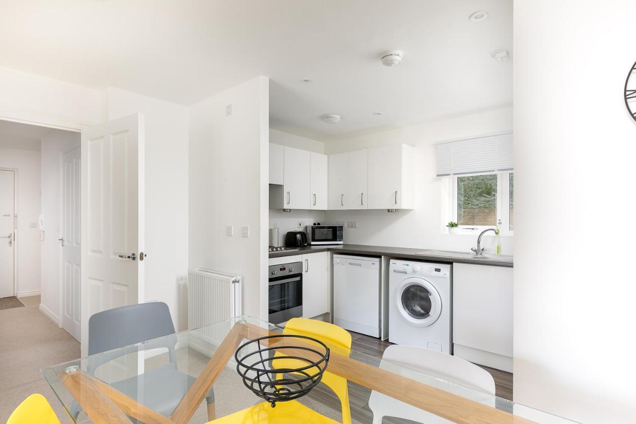 Hertford Serviced Apartments Вэр Экстерьер фото